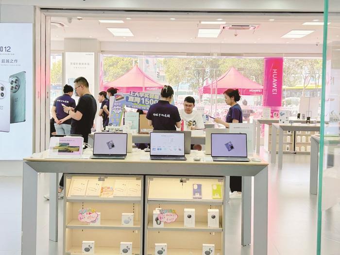 后高考經濟熱潮涌動 美發、學車、購物，電子產品消費成新寵